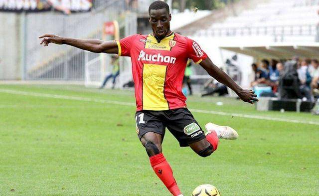  朗斯新帅首秀获胜，战术革新显成效  