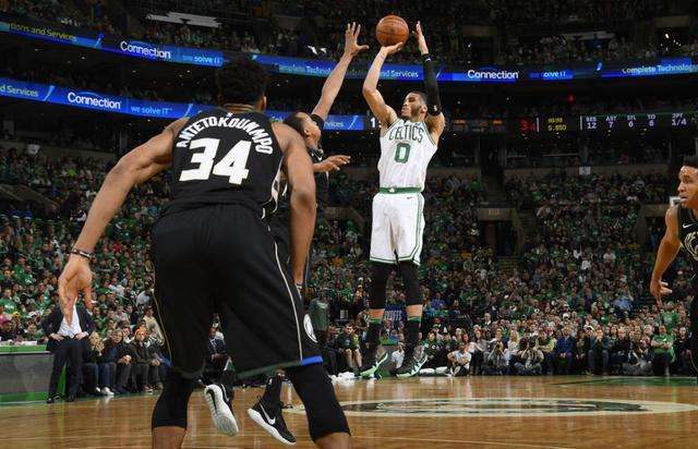  塔图姆单场10三分刷新队史纪录  