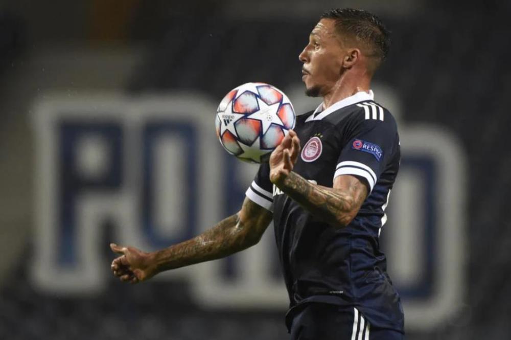  曼城B席当选赛季MVP，低调大师成中场运转核心  