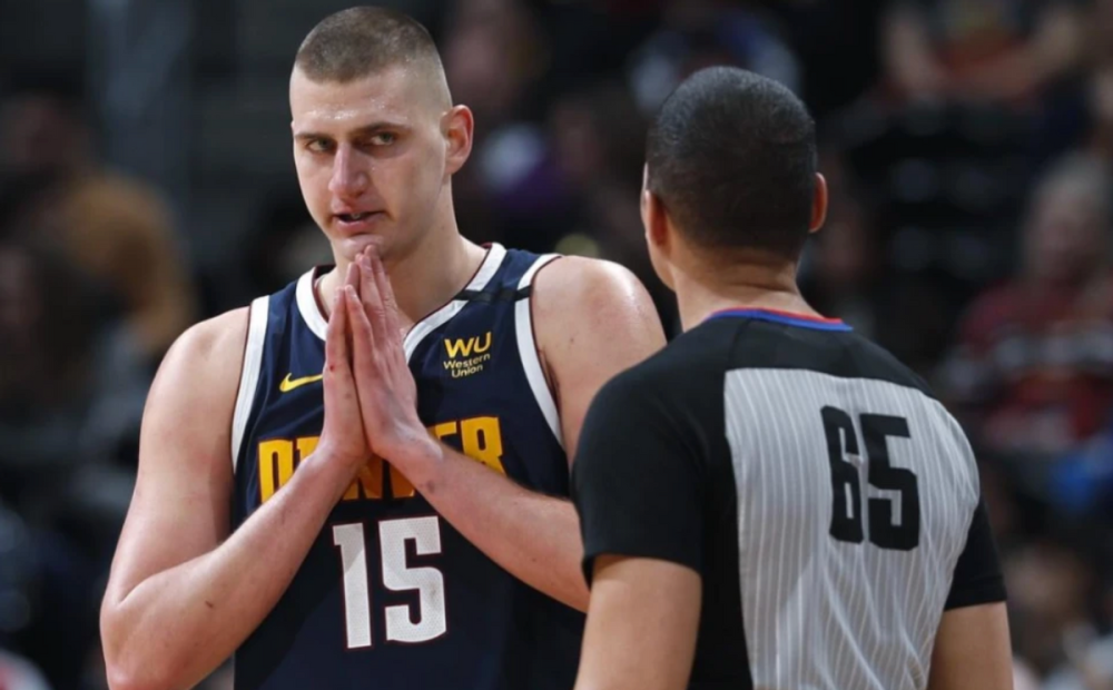  约基奇27+14掘金稳居西部第一  